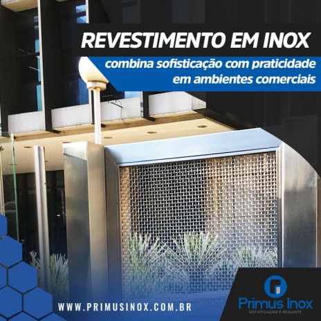 Revestimento em inox combina sofisticação com praticidade em ambientes comerciais