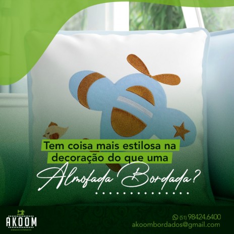 Tem coisa mais estilosa na decoração do que uma almofada bordada?