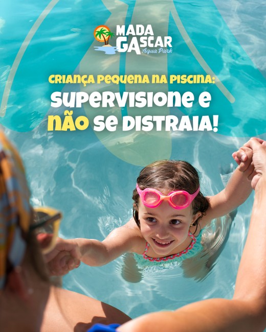 Criança pequena na piscina: supervisione e não se distraia